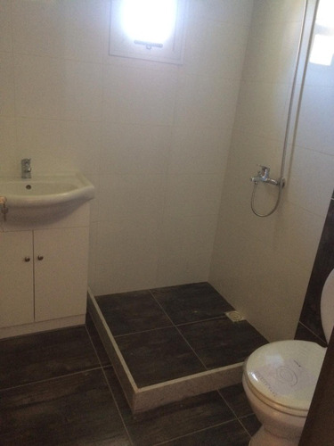 Imagen 7 de 9 de Casa En Venta De 2 Dormitorios C/ Cochera En Maldonado