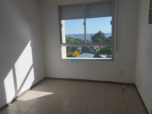 Alquiler Anual, Apartamento A 200 Metros Del Mar Y A Pasos Del Centro, 2 Dormitorios, Atlántida