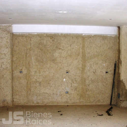 Townhouse En Venta Obra Limpia Urb La Floresta Maracay 06js