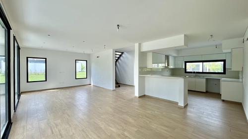 Casa En Venta En Puertos Del Lago Barrio Ceibos A Estrenar