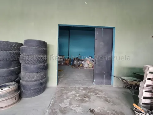 *jl/oportunidad De Negocio Galpón Cerrado 1 Abierto, 2 Casas Local Y Mas En Venta Barquisimeto, Centro Lara, Venezuela/ José López # 24-15926 / 920 M²