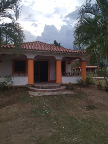 Casa Campestre Ubicada En Aguirre  Bejuma Estado Carabobo 