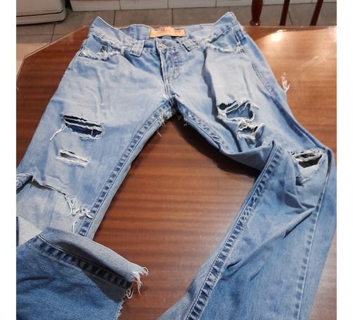 Pantalon Jean Levis T 26 Con Detalles