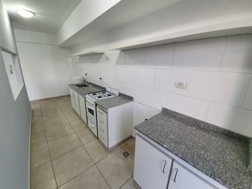 Departamento 2 Amb Con Balcon Y Cochera A 200m Est Bosch