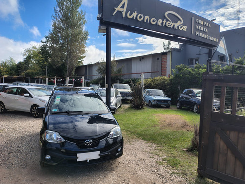 Toyota Etios 1.5 XLS 6MT 5P