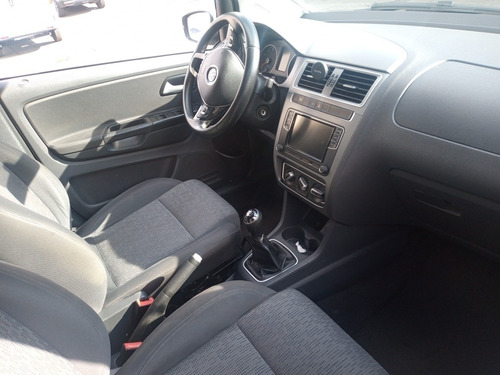 Imagem 5 de 12 de Volkswagen Fox 2018 1.6 Comfortline Total Flex 5p
