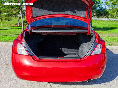 Imagen 12 de 25 de Nissan Versa 1.6 Automático Extra Full | Permuta / Financia