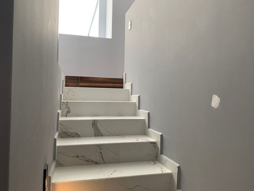 Imagen 4 de 30 de En Venta Residencia En La Sexta Sección De Lomas Verdes.