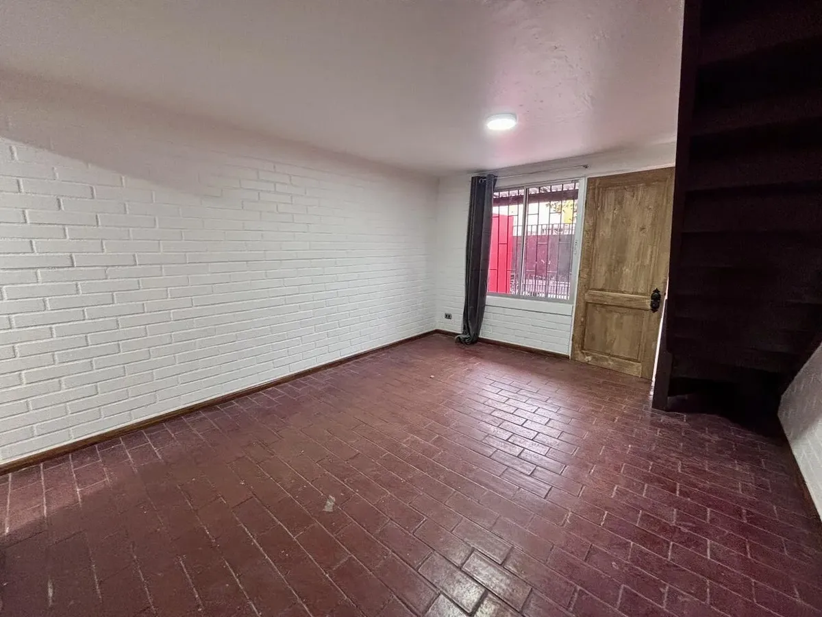 Imagen 3 de 21 de Preciosa Casa Como Nueva En Venta 3d/1b