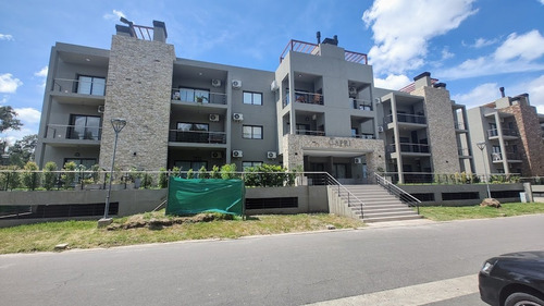 Departamento 2 Ambientes En Pb Con Jardín, Parrilla Y Cochera, Seguridad 24hs, Amenities, Alquiler Vigente