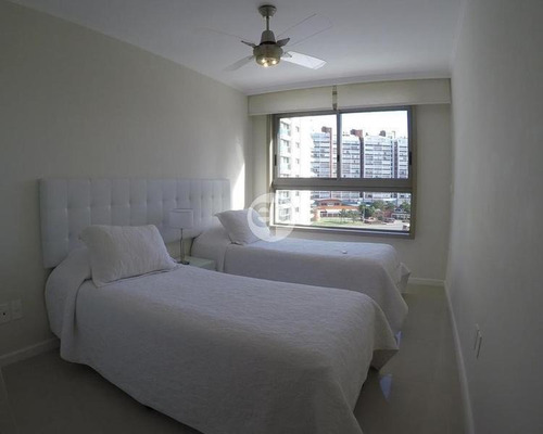 Apartamento En Brava Primera Linea