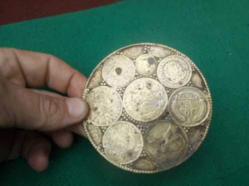 Antigua Placa En Bronce Monedas 9 Diam X 3mm 