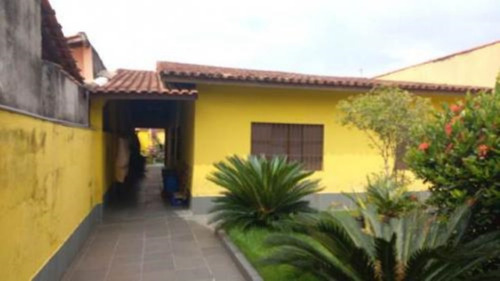 Imagem 3 de 18 de Casa No Bairro Grandesp, Em Itanhaém, Litoral Sul De São Paulo, Localizado Lado Praia, Ficando À 800 Metros Do Mar. Imóvel Com 360 M² De Área Total, Sendo 180 M² De Área Construída. Possui Churrasquei