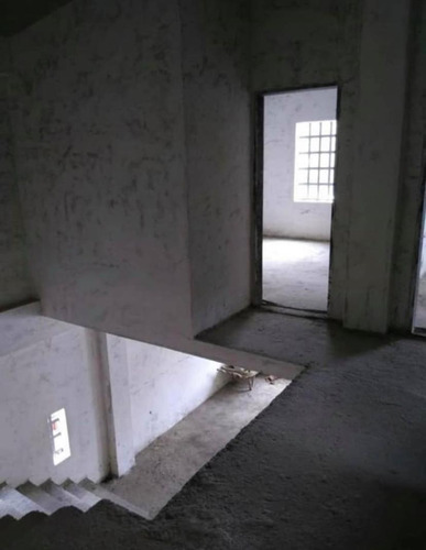 Imagen 3 de 14 de Casa A Estrenar Obra Gris Con Anexo Valle Alto En Los Teques