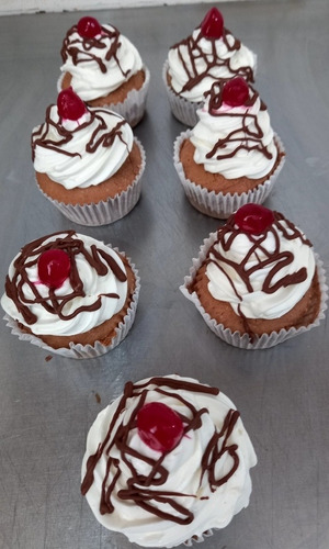 Imagem 1 de 2 de Trabalhamos Com Todos Os Tipos De Cupcake