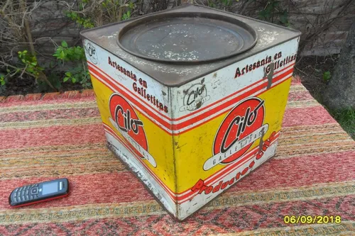 Antigua Lata De Galletitas Cilo Con Visor De Almacen Boliche (Usado)