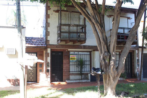 Rueda Al 3000 - Venta De Casa De 2 Dormitorios En Rosario