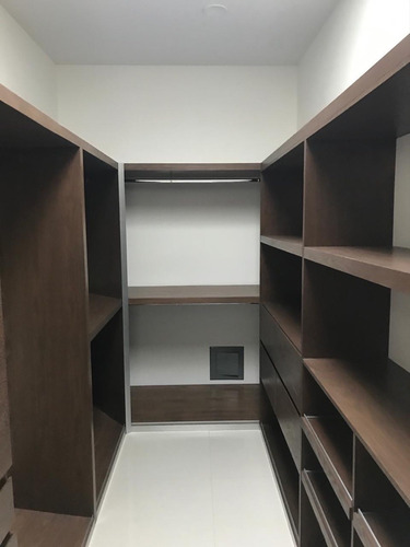 Hermosa Residencia En La Ceiba A La Venta