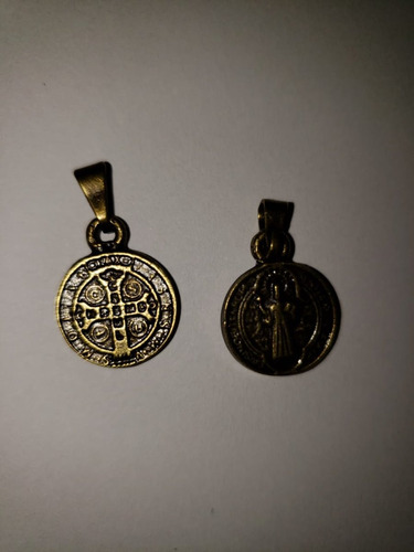 Imagem 1 de 2 de 50 Medalha De São Bento De 1,6x1,6cm