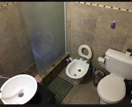 Casa En Venta - 3 Dormitorios 2 Baños - Cochera - 180mts2 - Hurlingham