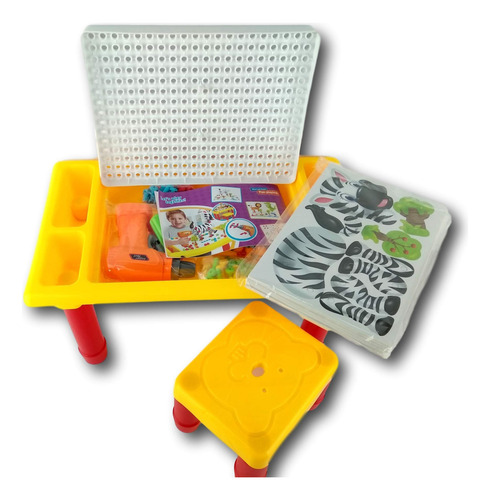 Mesa Y Silla Para Jugar Con Piezas De Armado