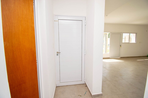 Imagen 19 de 30 de Venta Triplex A Estrenar En Santo Tomé