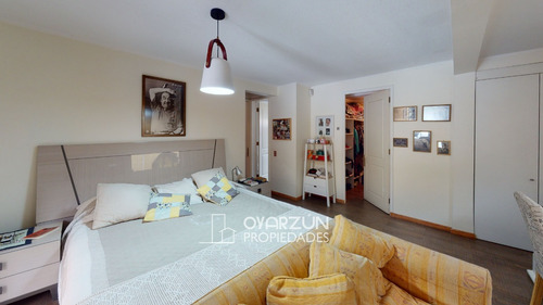 Casa En Venta En Condominio De 4 Dormitorios 4 Baños 2 E