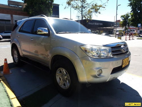 Imagen 3 de 25 de Toyota Fortuner Sr5 Urbana
