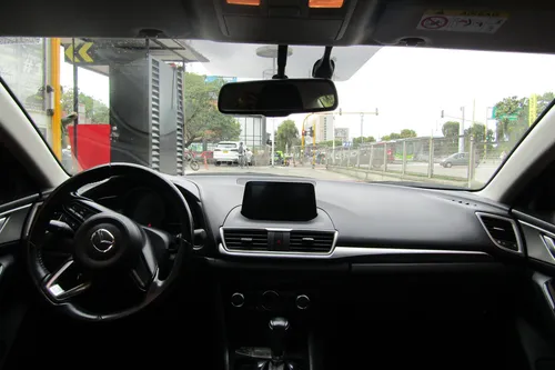Mazda 3 2.0 Touring At