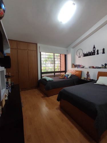 Town House En Venta. Urb. Santa Eduvigis