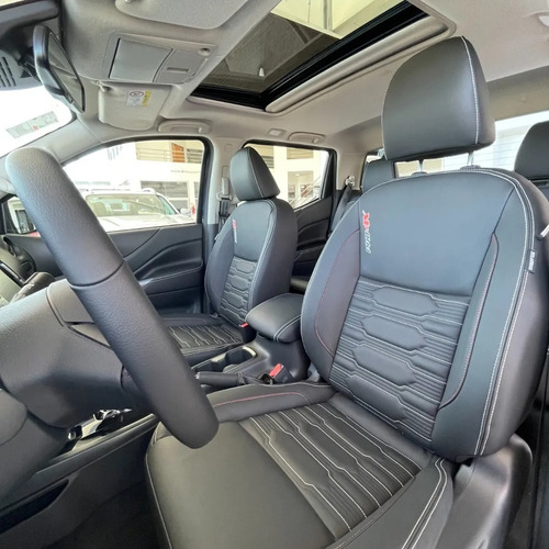 Nissan Frontier PRO4X 4x4 AT