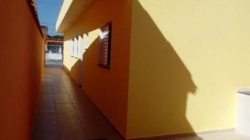 Imagem 2 de 7 de Casa Na Praia Com 2 Dormitórios Em Itanhaém-sp 7444-pc