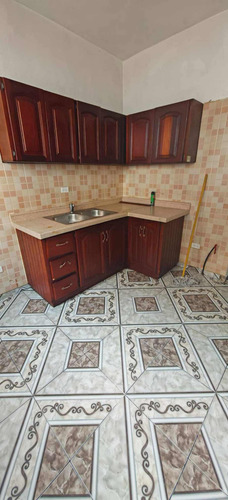 Gazcue, Alquilo Apartamento Sin Amueblar De 1 Habitación