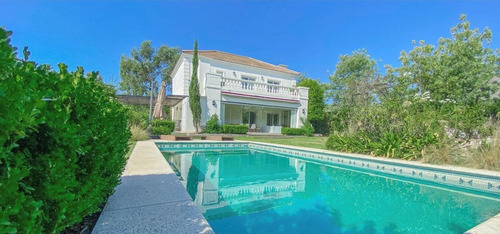 Casa  En Alquiler En Los Alisos, Nordelta, Tigre