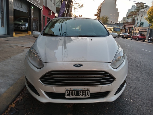 Ford Fiesta 1.6l Se Año 2015 Blanco Permuto Financio