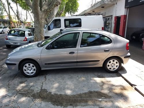 Renault Mégane Authentique Plus 1.6 Nafta 5ptas -permuto