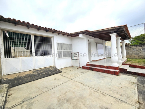 Kl Vende Amplia Y  Confortable Casa En Cabudare Centro #24-14156