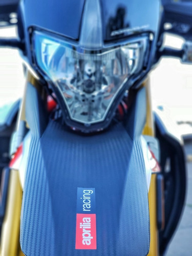 Aprilia Dorsoduro 900