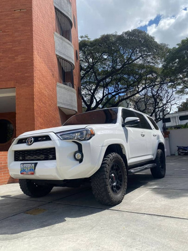 Toyota 4runner Sr5 Premium 2016. *cb