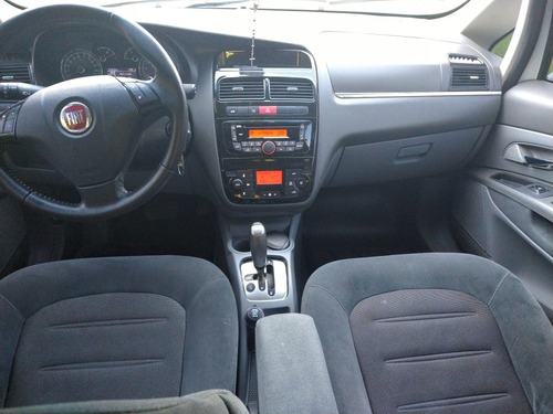 Fiat Linea 2013 1.8 16v Essence Flex Dualogic 4p