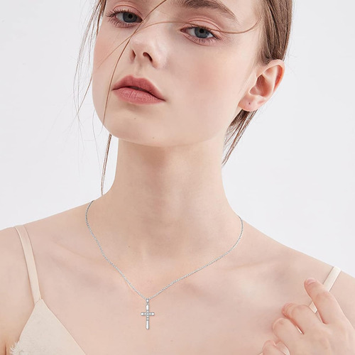 Colar De Cruz De Diamante Bethza Para Mulheres Com Pingente