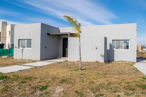Imagen 2 de 16 de Casa A Estrenar En El Barrio El Ensueño. Ingeniero Maschwitz