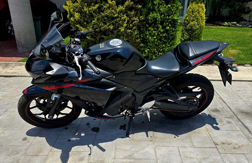 Yamaha R3 2016