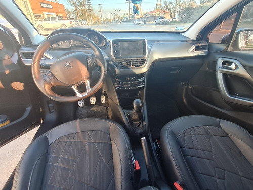 Imagen 15 de 25 de Peugeot 208 2016 1.6 Feline Pack Cuir
