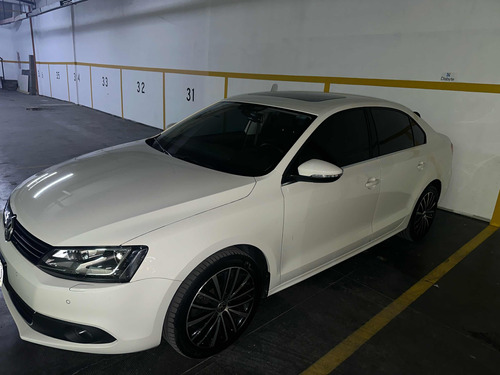 Volkswagen Vento 2.0 Sportline Tsi 200cv Bi-xenon Dsg