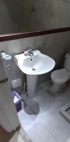 Casa De 3 Pisos Estilo Ingles