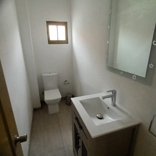 Casa Comercial En Arriendo Ñuñoa / Pedro De Valdivia