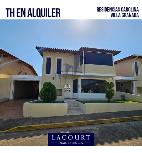 En Alquiler. Amplio Townhouse Amoblado Y Equipado, Ubicado En El Conj. Resid. Carolina, Urb. Villa Granada. #ad