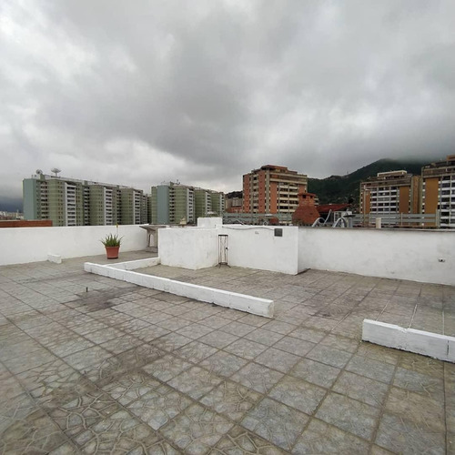Apartamento En Las Fuentes Del Paraíso, Para Remodelar
