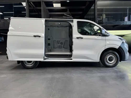 Transit Custom Van Corta, L4, 2.2t, Diésel Tm